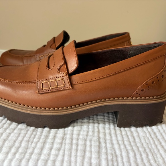 Vionic Size 7.5 Fillmore Loafers - Picture 10 of 12